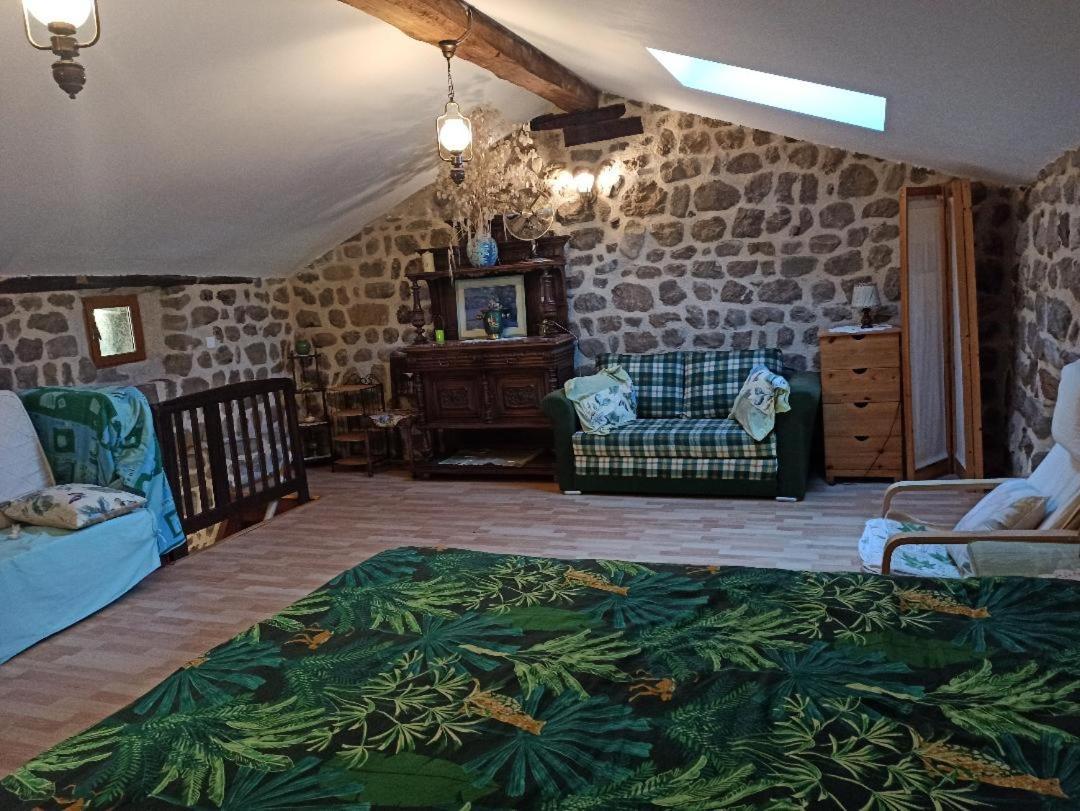 Gite Le Rocher Du Chateau De Retourtour Lamastre Eksteriør billede